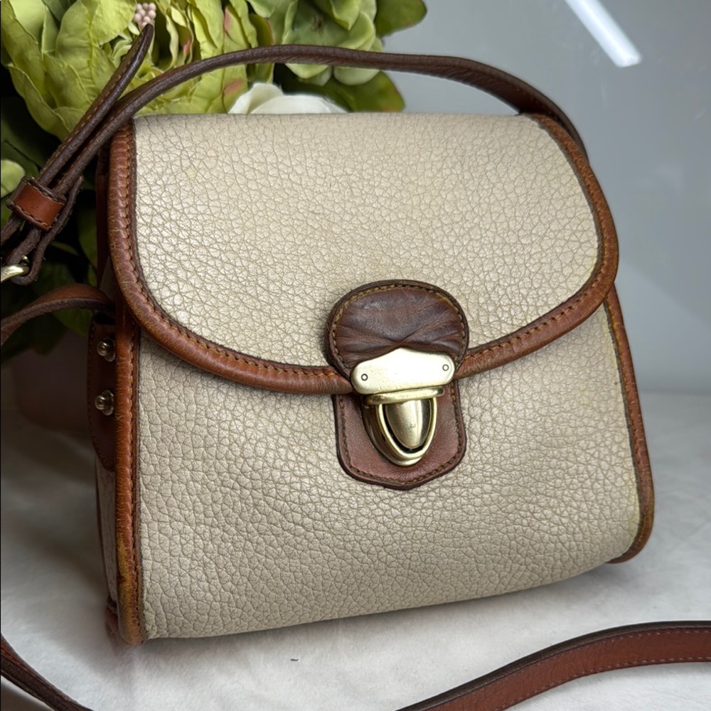 Vintage Dooney & Bourke Crossbody small bag